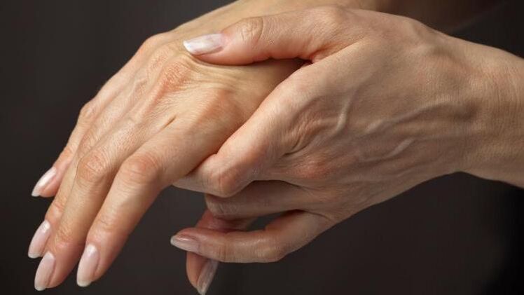 Douleur dans les articulations des doigts